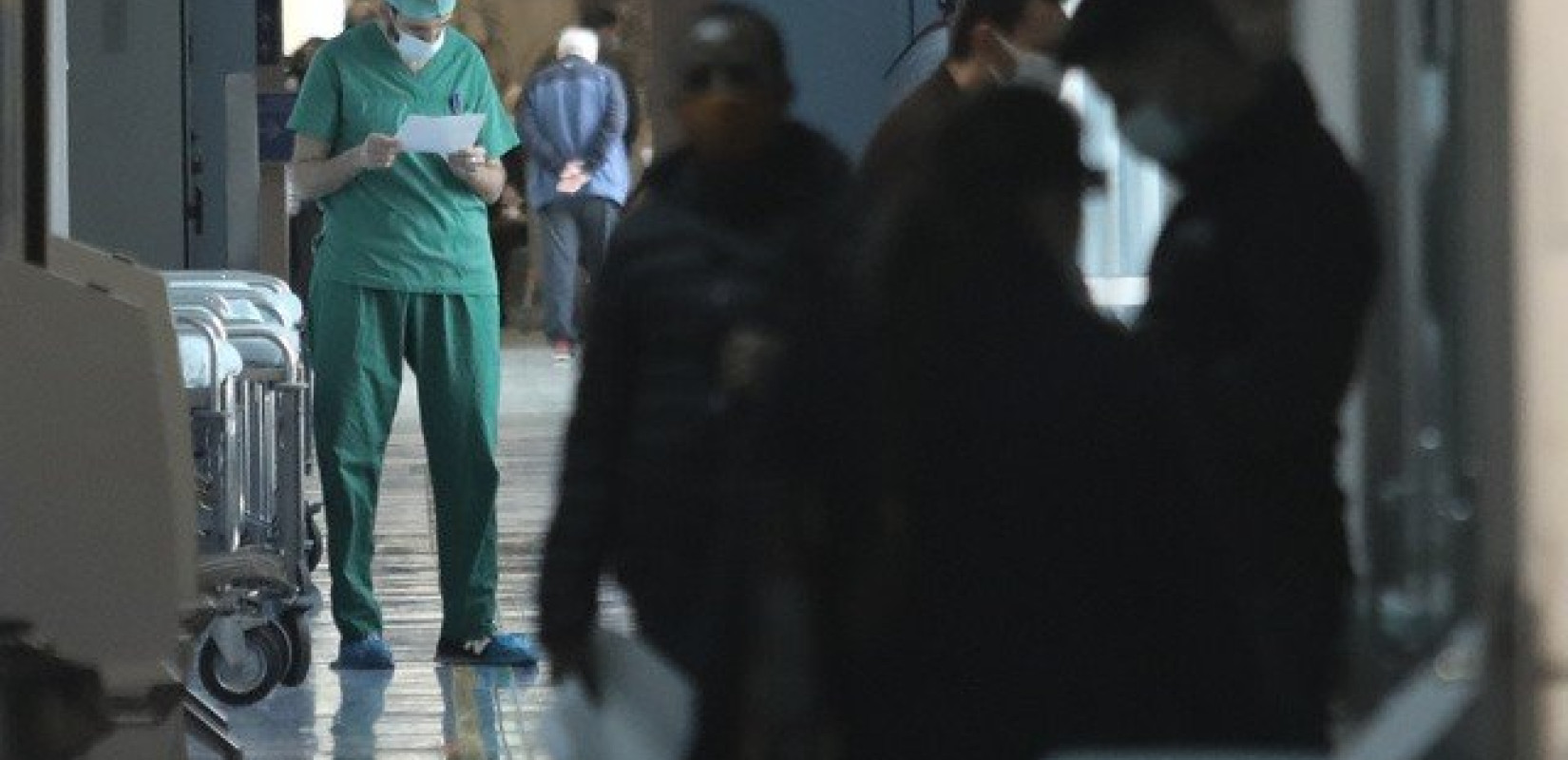 Κορονοϊός: Αυξήθηκαν τα κρούσματα - Το 30% είναι επαναλοιμώξεις