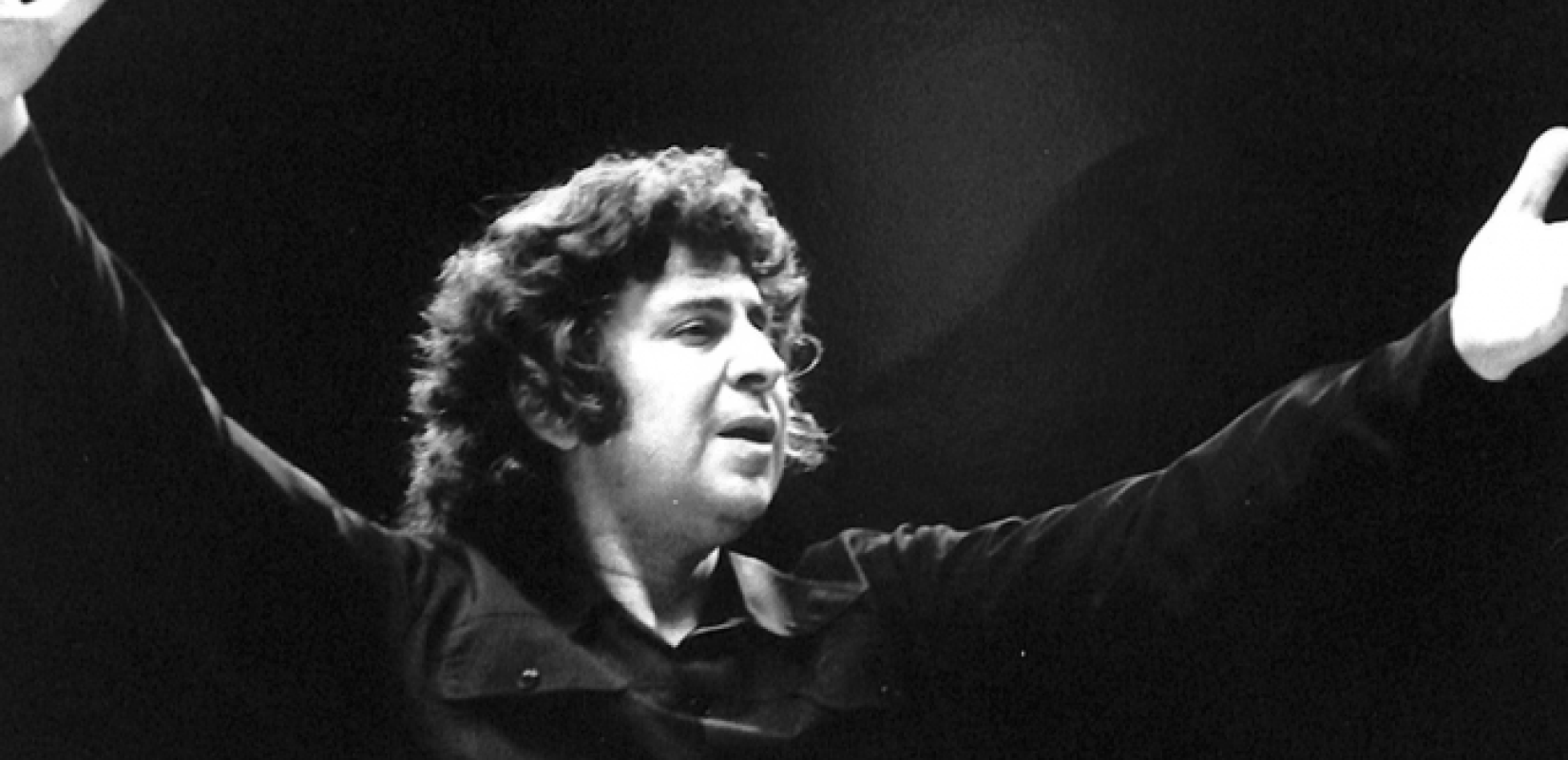 Ο κόσμος του αθλητισμού αποχαιρετά με συγκίνηση τον Μίκη Θεοδωράκη