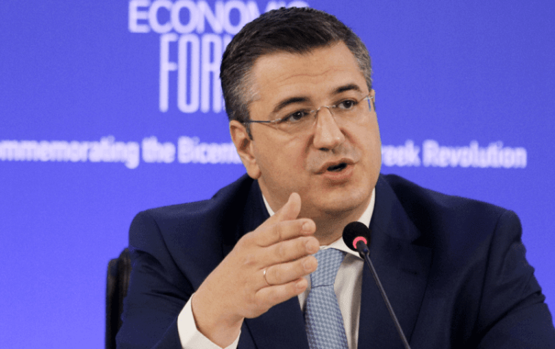 Τα σχέδια Τζιτζικώστα, η παράμετρος Πατουλίδου, ο νέος υγειονομικός χάρτης της Θεσσαλονίκης και οι νέοι μισθοί. Γράφει ο Σαλονικιός