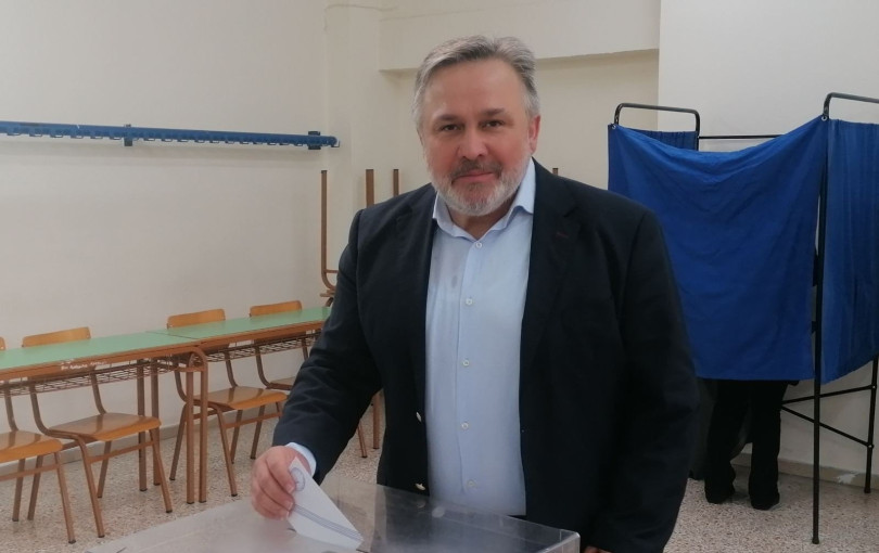 Η μάζωξη, τα εσωτερικά προβλήματα και το δηκτικό σχόλιο. Γράφει ΔΗΜΟ…σίως