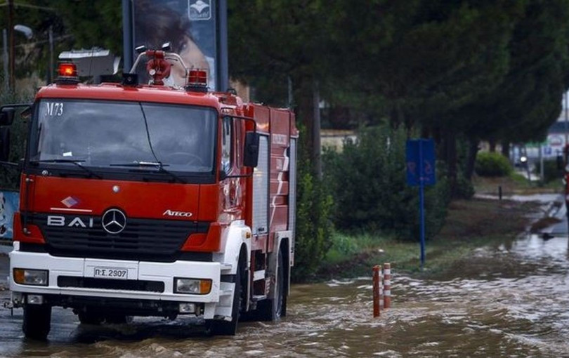 Δεκάδες κλήσεις στο Κέντρο Επιχειρήσεων, λόγω έντονης βροχόπτωσης στην Τρίπολη (βίντεο)