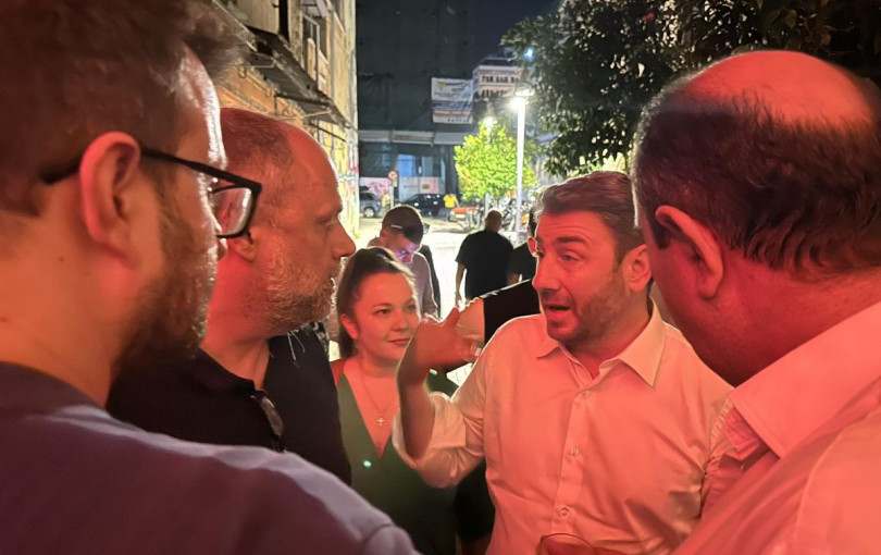 Το «πράσινο» ποτό παρουσία Ανδρουλάκη στο κέντρο της Θεσσαλονίκης (φωτ.)
