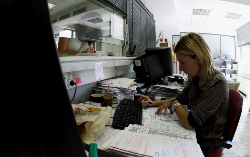 Βουλή: Στην Ολομέλεια το νέο βαθμολόγιο στο Δημόσιο - Τι αλλάζει σε προαγωγές και προϊσταμένους