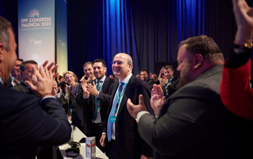 Τα παρασκήνια του ΕΛΚ και ο τριπλός ρόλος του Χατζηδάκη. Γράφει ο Μποξέρ*