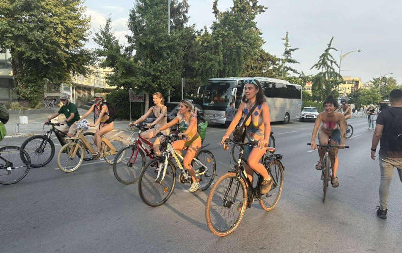 «Σώμα μου, επιλογή μου»: Η 19η Γυμνή Ποδηλατοδρομία φέρνει διεκδικήσεις για μια πράσινη Θεσσαλονίκη