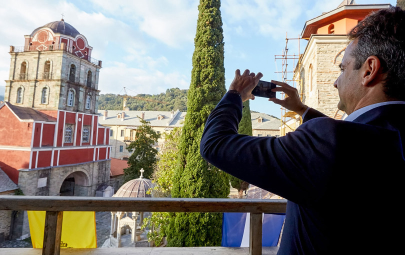 Κυριάκος Μητσοτάκης: Μια επίσκεψη στο Άγιο Όρος που πέρασε από 40 κύματα. Γράφει ο Μποξέρ*
