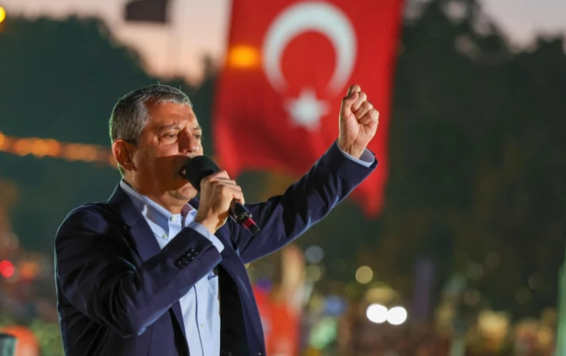 Τουρκία-Οζγκιούρ Οζέλ: Επίθεση στον Ερντογάν και απαίτηση να διεξαχθούν εκλογές
