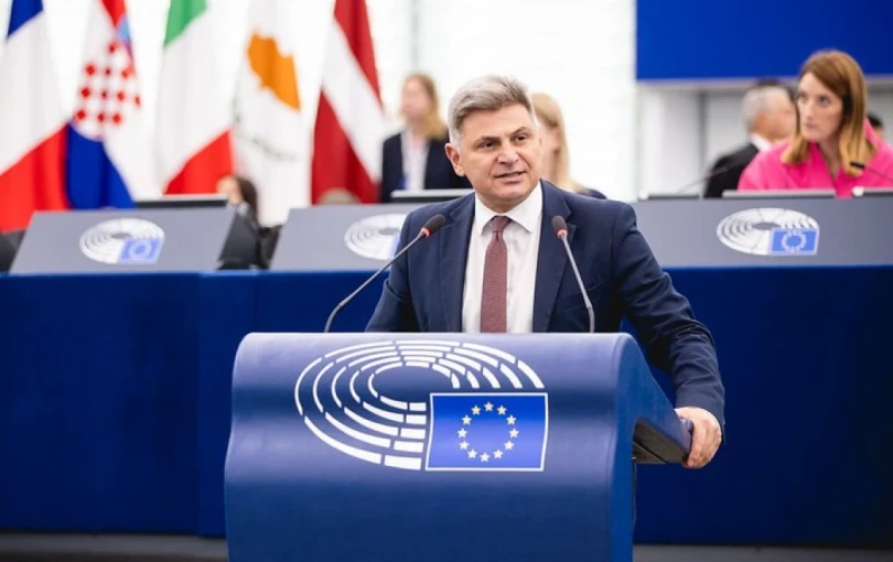 Ο Φαραντούρης, το Μεσολόγγι και το... ΠΑΣΟΚ