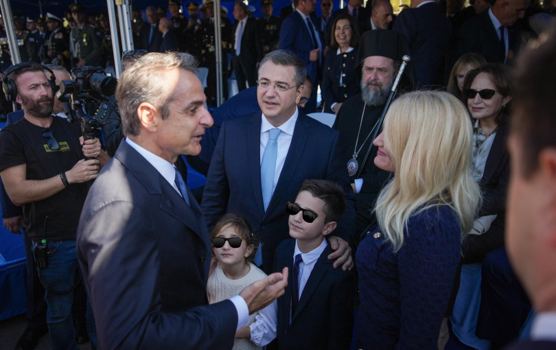 Οι νεαροί θαυμαστές του πρωθυπουργού