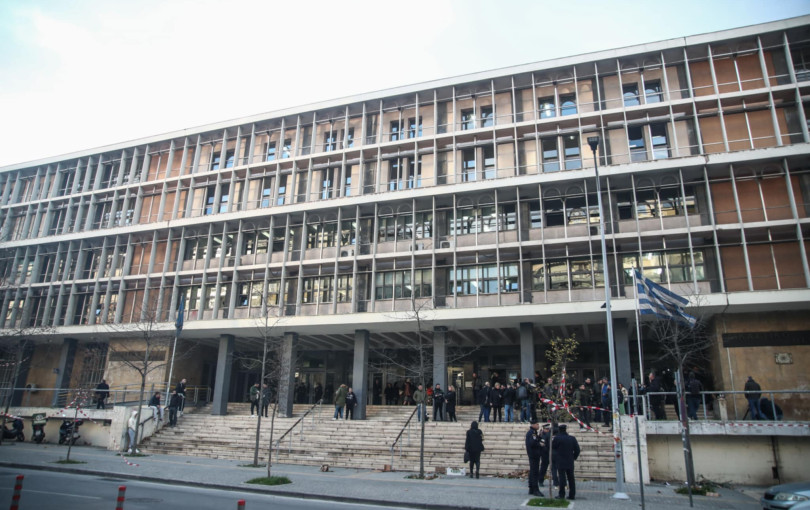 Θεσσαλονίκη: Στο αυτόφωρο οι τρεις συλληφθέντες για την φωτιά στο Φίλυρο
