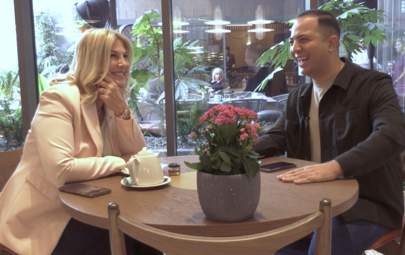 Ράνια Θρασκιά: Η playlist στο κινητό της, οι ανατροπές της ζωής της και ο δρόμος προς το ΠΑΣΟΚ