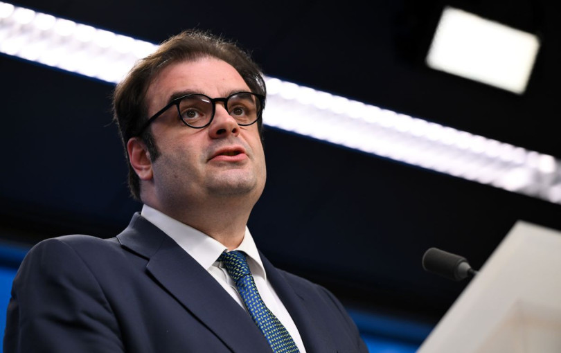 Κ. Πιερρακάκης: Σε δημόσια διαβούλευση ο προϋπολογισμός 800 εκατ. ευρώ - Με 300 επιπλέον ευρώ ενισχύονται οι χήρες