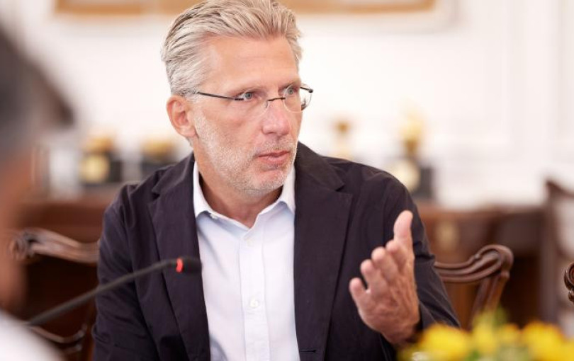 Άκης Σκέρτσος: Aναλύσεις της παραλίας η απάντηση του ΠΑΣΟΚ για την έκθεση του ΟΟΣΑ