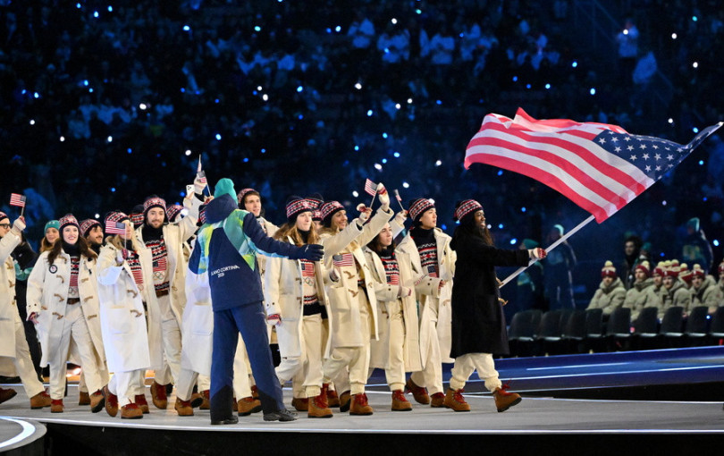 Χειμερινοί Ολυμπιακοί Αγώνες: Αθλητές και αθλήτριες των ΗΠΑ «σφυροκοπούν» τον Ντόναλντ Τραμπ (βίντεο)