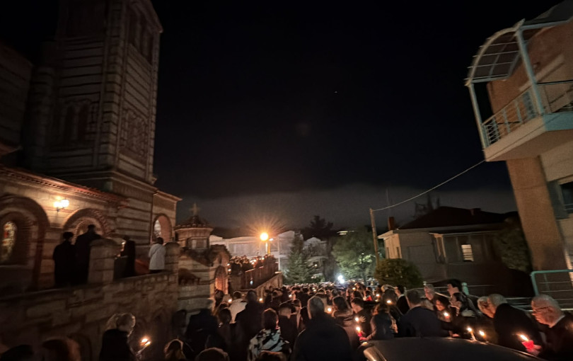 Θεσσαλονίκη: Με κατάνυξη και λαμπρότητα γιορτάστηκε η Ανάσταση (φωτό και βίντεο)