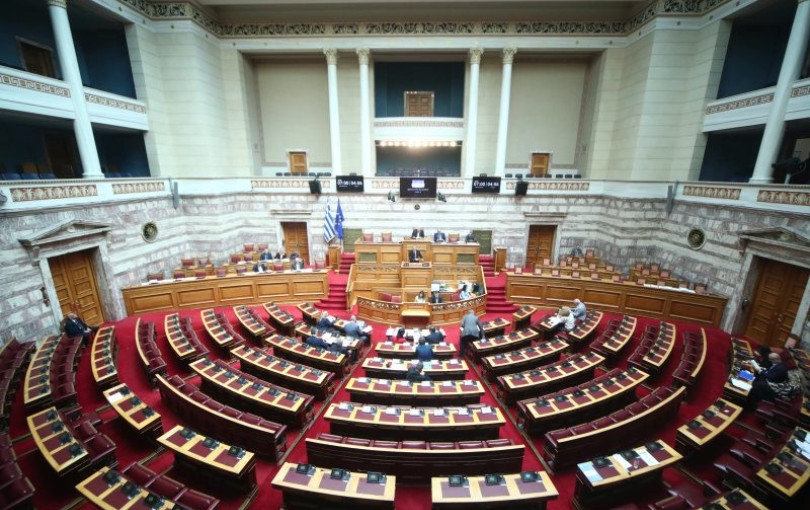 Αναθεώρηση Συντάγματος: Στο μικροσκόπιο η εξαετής θητεία του Προέδρου και το «μπλόκο» στα δημοψηφίσματα-εξπρές