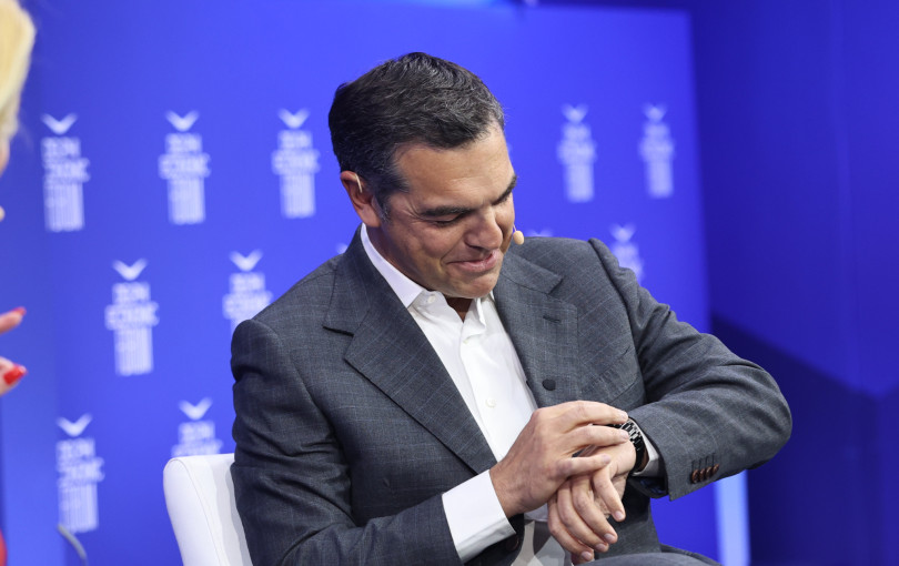 Το «μανιφέστο» Τσίπρα, η οσονούπω «πράσινη» Τζάκρη, η persona non grata και ο Αγγελούδης που «χτίζει». Γράφει ο... Υπόγειος Διαδρομιστής