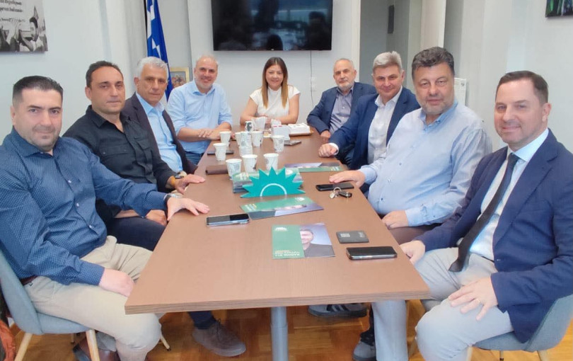 Ο Φαραντούρης στο γραφείο Ανδρουλάκη στη Θεσσαλονίκη