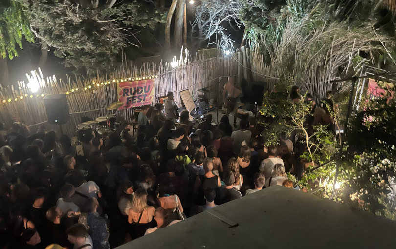 Rudu Fest: Το «νομαδικό» φεστιβάλ που ξεκίνησε από την Αμοργό και έφτασε στη Θεσσαλονίκη