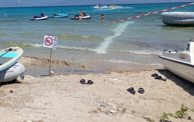 Χαλκιδική: Απαγόρευση κολύμβησης στο Πευκοχώρι μετά από θραύση αγωγού λυμάτων