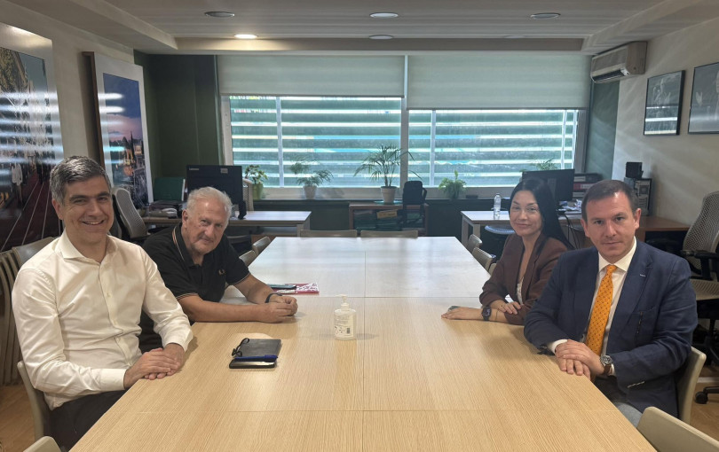 Έπιασε δουλειά η "σκιώδης κυβέρνηση" του Νίκου Ανδρουλάκη