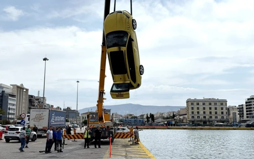 Πειραιάς: Ταξί ήταν το όχημα που έπεσε στη θάλασσα - Νεκρός ο οδηγός