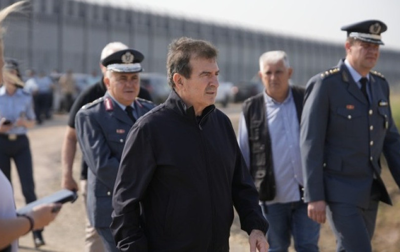 Μ. Χρυσοχοΐδης: Κατασκευάζεται νέο τμήμα στον φράχτη του Έβρου - Ενισχύεται η συνοριοφυλακή (βίντεο)