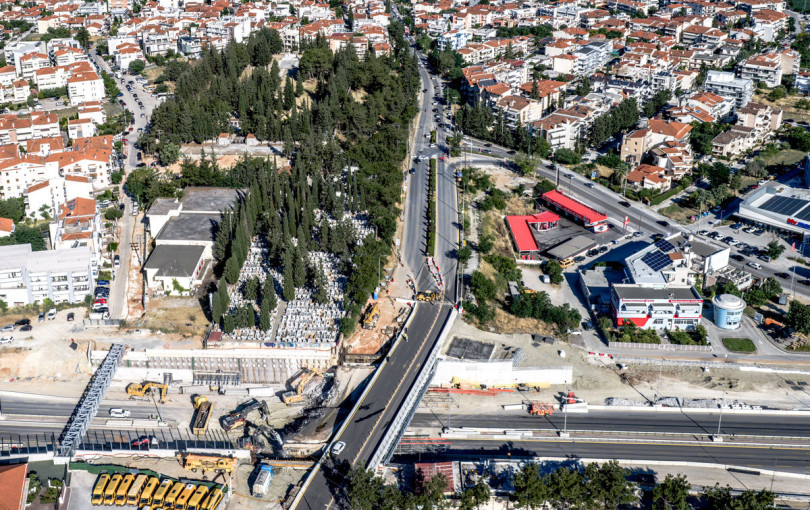 Θεσσαλονίκη - Flyover: Εντυπωσιακές εικόνες και βίντεο από την κατεδάφιση της γέφυρας Πανοράματος - Στην τελική φάση