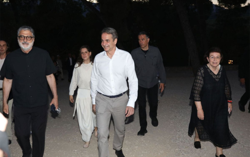 Μητσοτάκης και Μαρέβα είδαν «Μήδεια» στην Επίδαυρο