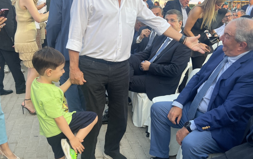 Η νέα γνωριμία του Καραμανλή