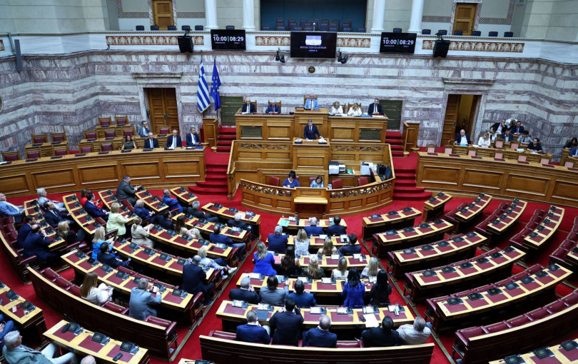 Σφοδρή πολιτική «θύελλα» στη Βουλή για το νομοσχέδιο του Αλιευτικού Κώδικα
