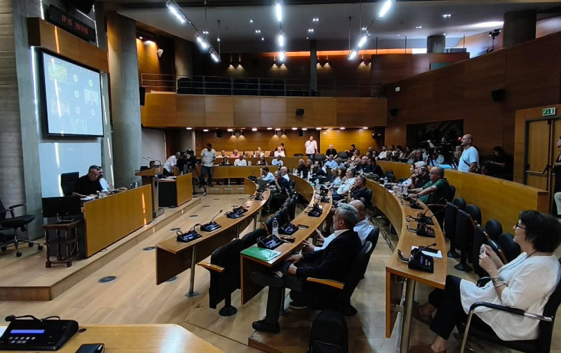 Οι αλλαγές συσχετισμών στο δημοτικό συμβούλιο Θεσσαλονίκης, η σιωπή Παπασταύρου για την τιμή του νερού και τα «ναι μεν αλλά» του Σιμόπουλου. Γράφει ο Σαλονικιός
