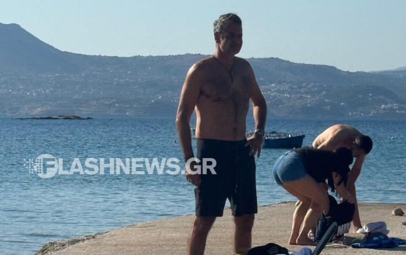 Οι... βουτιές του Κυριάκου Μητσοτάκη στο Μαράθι Χανίων