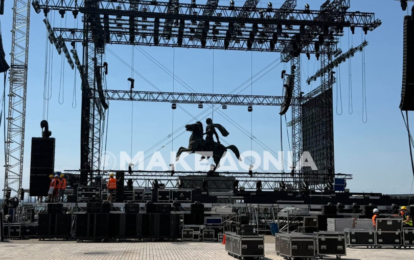 Θεσσαλονίκη: Όσα γίνονται στις προετοιμασίες  της συναυλίας του Αντώνη Ρέμου - Η σκηνή, οι εξέδρες και η είσοδος του τραγουδιστή