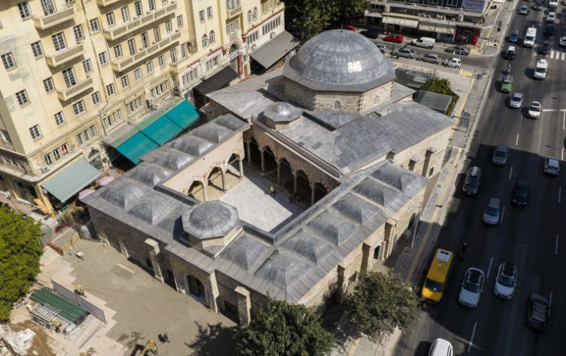 Μίκρα, Αλκαζάρ, Μοδιάνο. Του Νίκου Οικονόμου