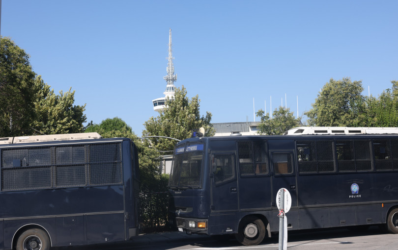 Στο ρυθμό της ΔΕΘ η Θεσσαλονίκη: 9 συγκεντρώσεις και πορείες, 3.500 αστυνομικοί, drones και κλειστοί σταθμοί του μετρό