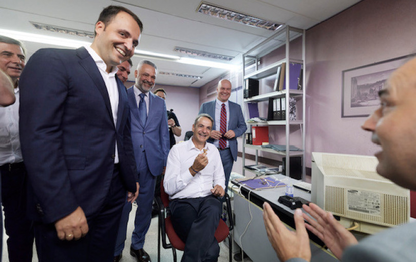Οι δύο Ελλάδες