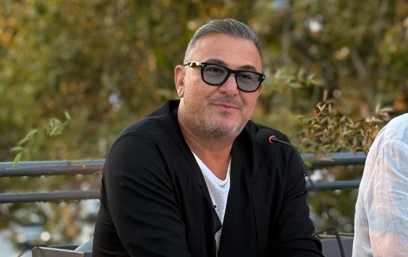 Αντώνης Ρέμος: «Όσο με πληγώνει τόσο με πωρώνει η Θεσσαλονίκη» - Όλα όσα θα δούμε στη μεγάλη συναυλία και η απάντηση στις αντιδράσεις (βίντεο)