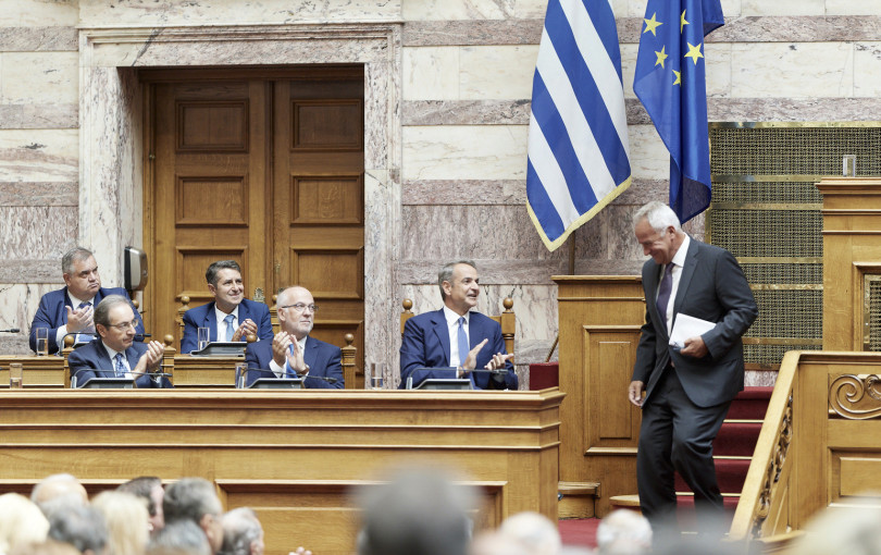 Η ανθοδέσμη για τον Ανδρουλάκη