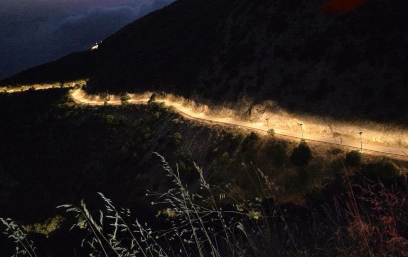 Επαρχιακοί δρόμοι: Μπαίνουν φώτα LED με φωτοβολταϊκά σε σχεδόν 1.000 χιλιόμετρα οδικού δικτύου