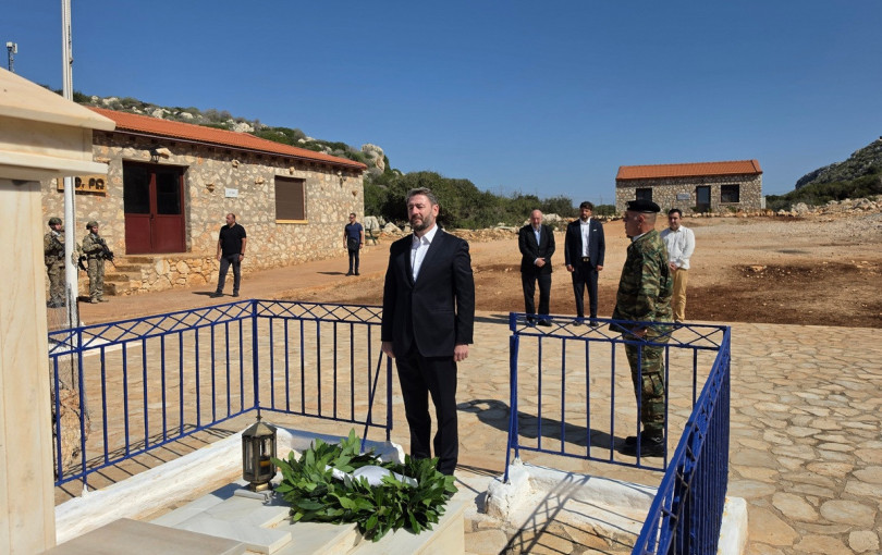 Στη Ρω ο Ν. Ανδρουλάκης – Κατέθεσε στεφάνι στο μνημείο της «Κυράς της Ρω»