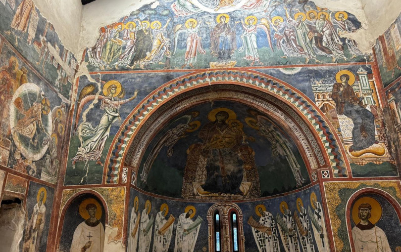 Στο Κουρμπίνοβο η Λίνα Μενδώνη: Νέα σελίδα για το ιστορικό βυζαντινό μνημείο της Πρέσπας