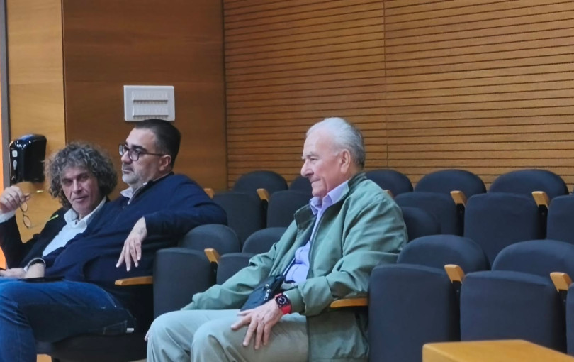 Επιστροφή στα έδρανα