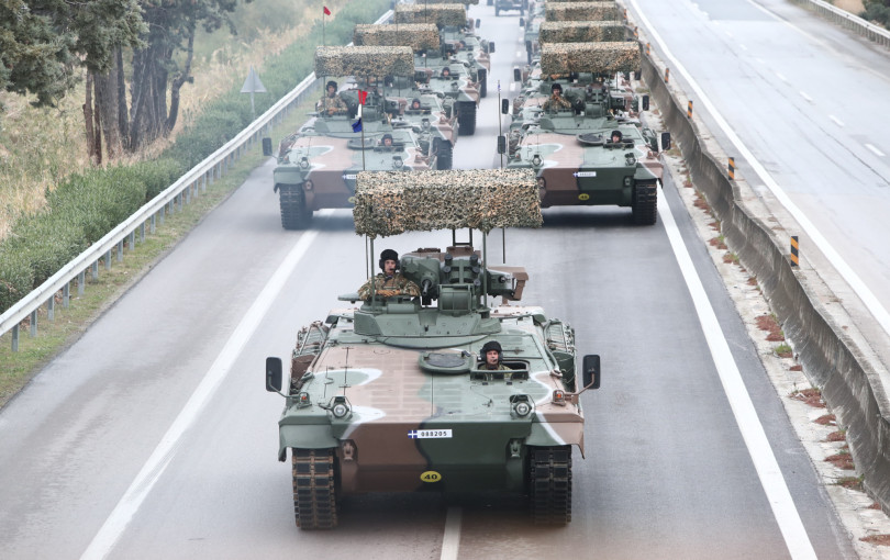 Θεσσαλονίκη: Εντυπωσιακές εικόνες από την πρόβα για τη στρατιωτική παρέλαση της 28ης Οκτωβρίου - Πρώτη εμφάνιση της «Ασπίδας του Αχιλλέα» (βίντεο)
