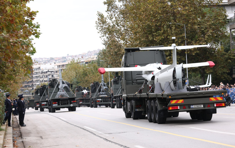 Θεσσαλονίκη: Ολοκληρώθηκε η μεγάλη στρατιωτική παρέλαση (βίντεο)
