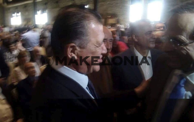 Οι χειραψίες Σαμαρά με Ορφανό και Ταχιάο