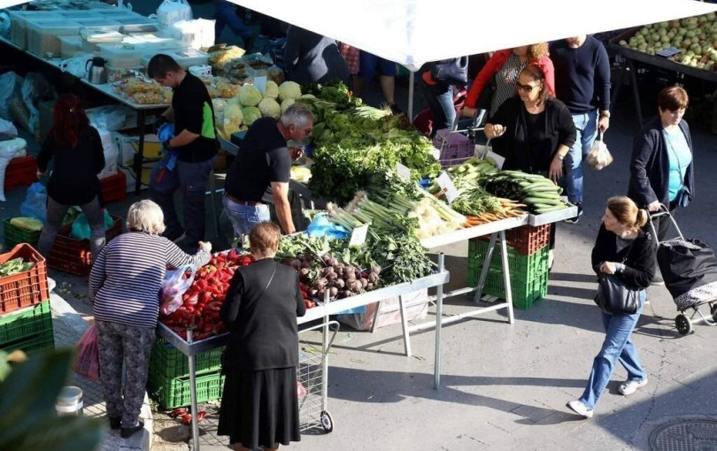 Αυστηρότερα μέτρα υιοθετούν οι επαγγελματίες των λαϊκών αγορών 