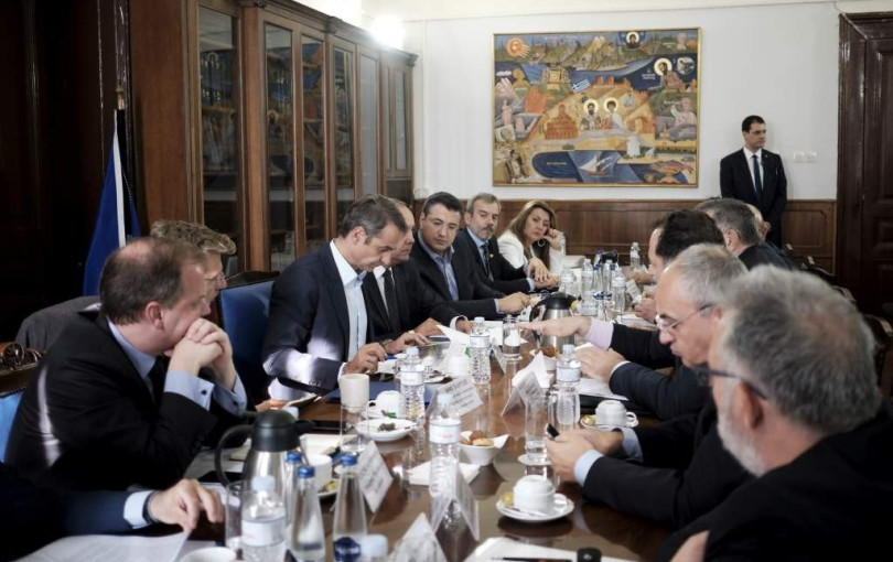 Τα τοστάκια του Μητσοτάκη