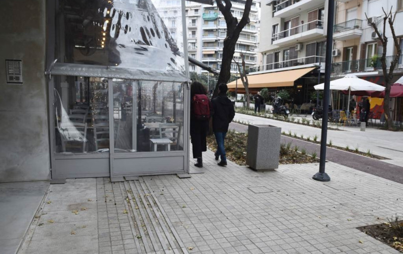 Κλειστή διάβαση για τυφλούς που βγάζει μάτι