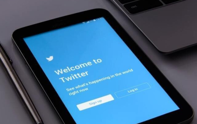 Ραντεβού για... debate έδωσαν μέσω του twitter
